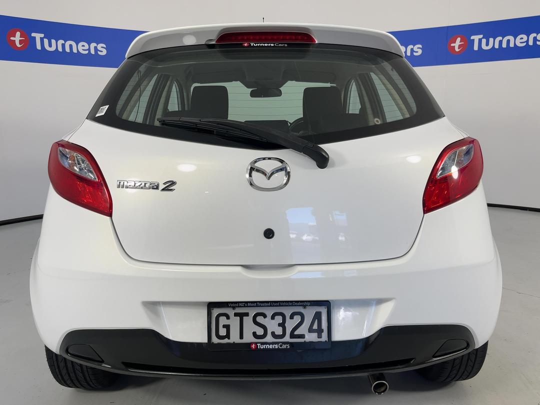 Photo '6' of Mazda Mazda2