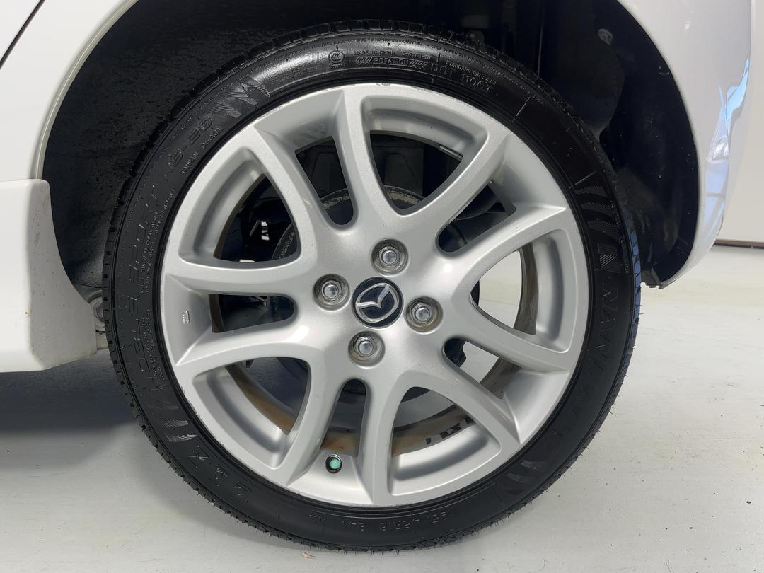 Photo '11' of Mazda Mazda2