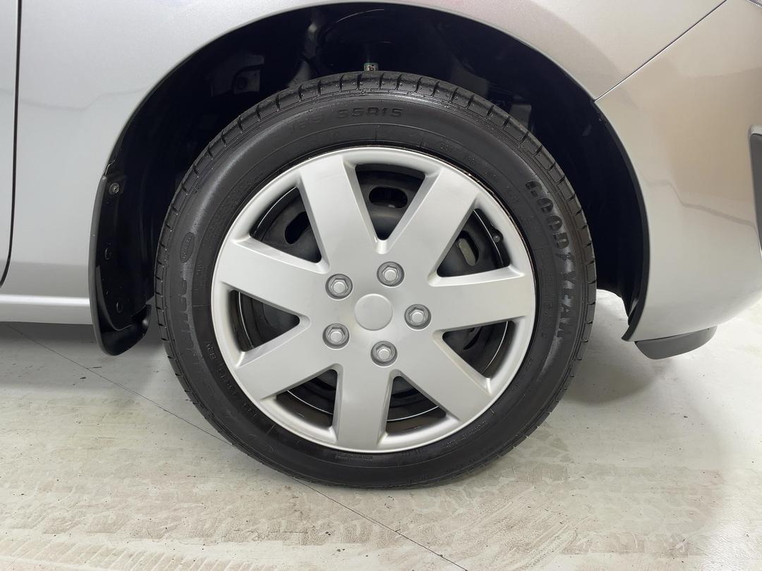 Photo '9' of Mazda Mazda2