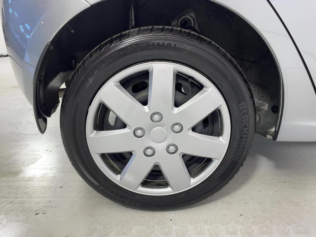 Photo '12' of Mazda Mazda2