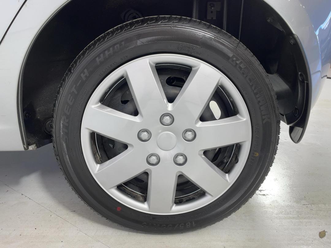 Photo '11' of Mazda Mazda2