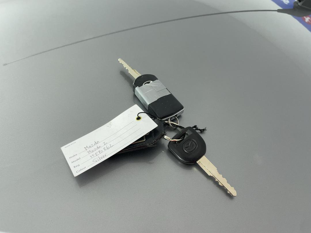 Photo '22' of Mazda Mazda2