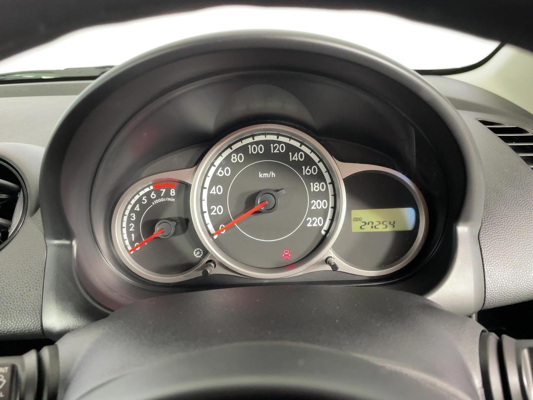 Photo '21' of Mazda Mazda2