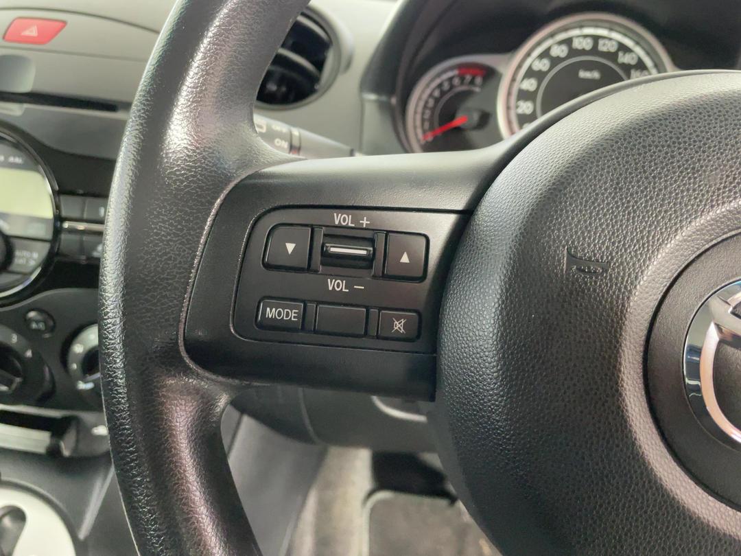 Photo '26' of Mazda Mazda2