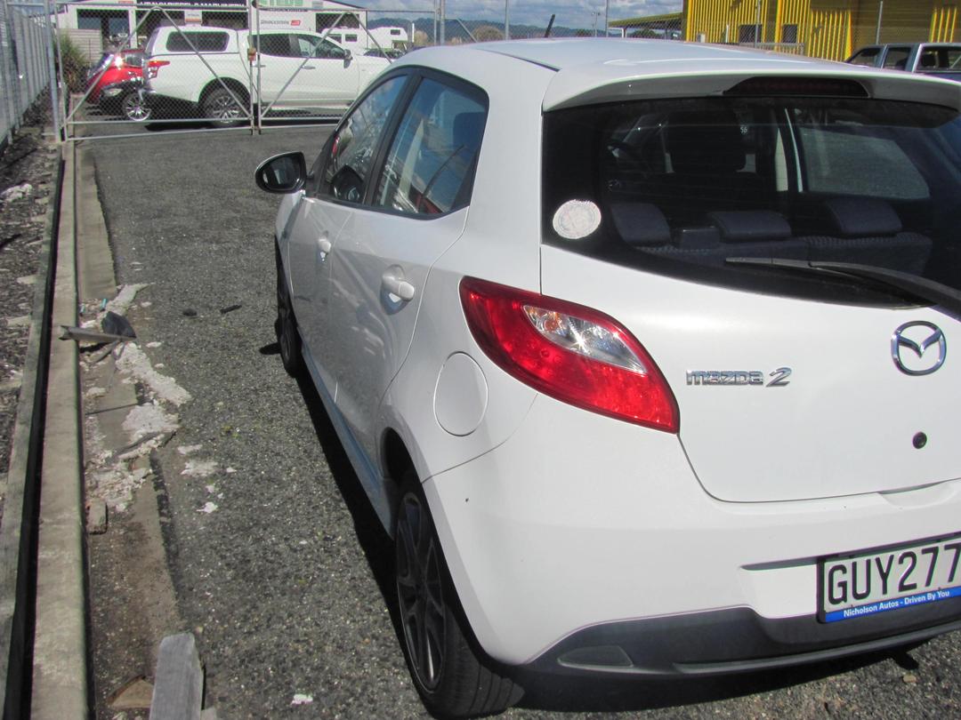 Photo '8' of Mazda Mazda2 Sport Photo '8' of Mazda Mazda2 Sport