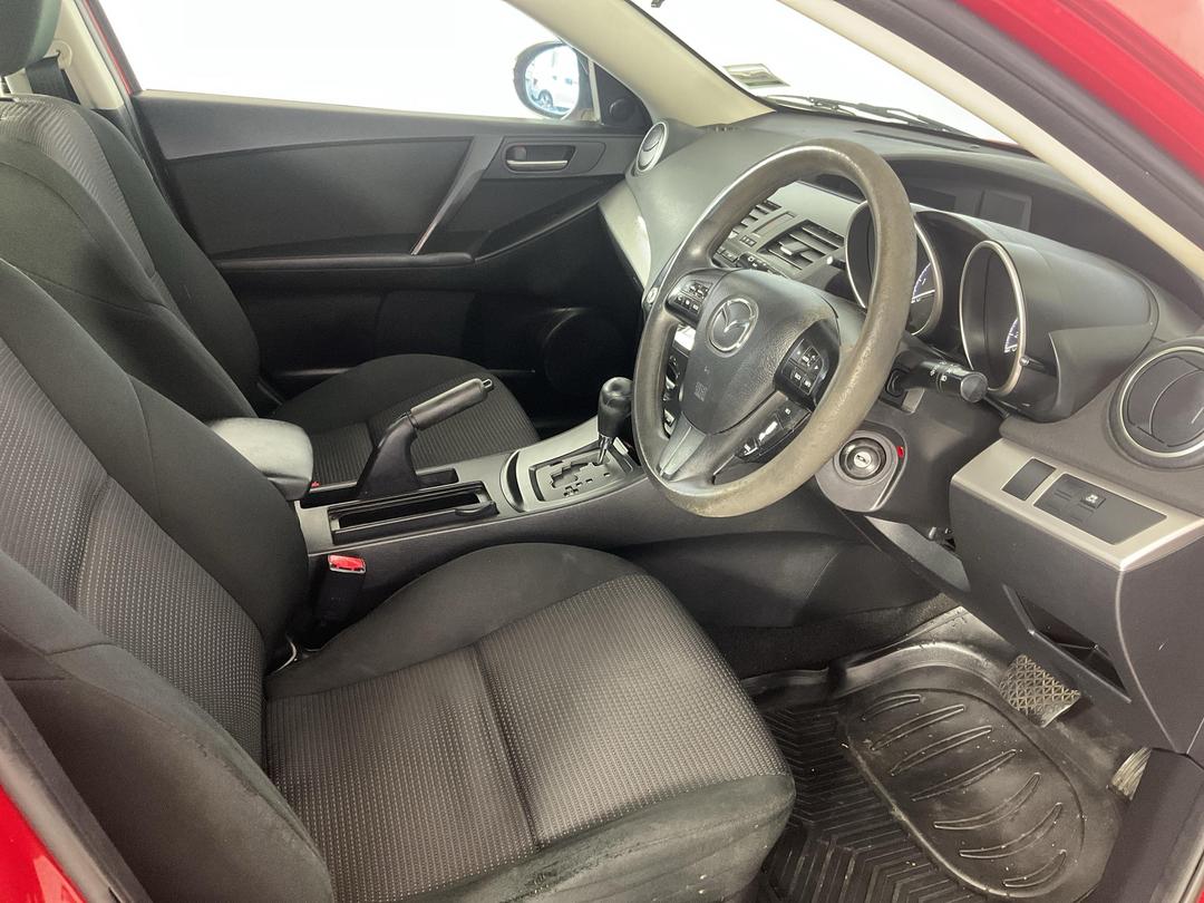 Photo '16' of Mazda Mazda3