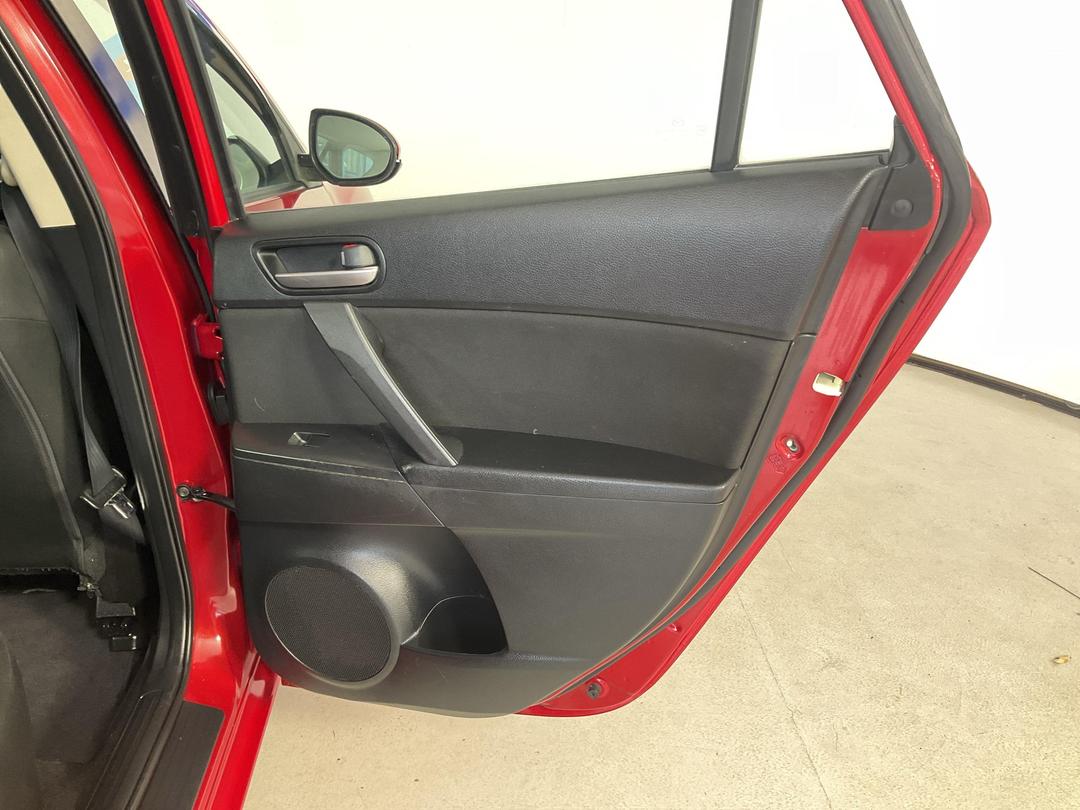 Photo '19' of Mazda Mazda3