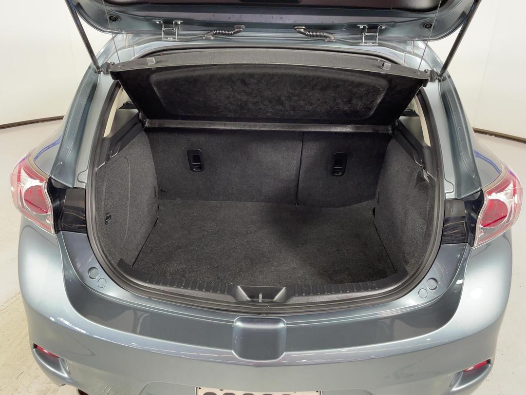Photo '14' of Mazda Mazda3