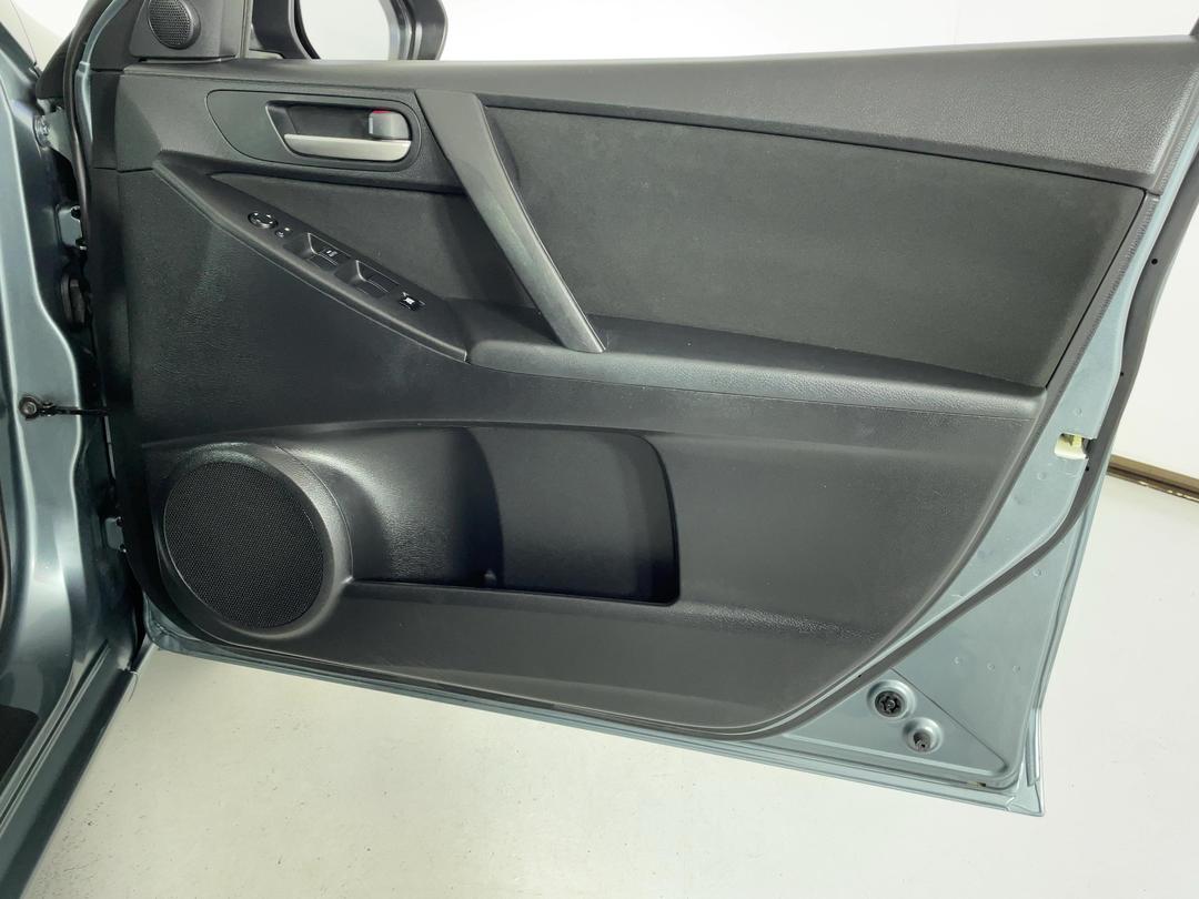 Photo '15' of Mazda Mazda3