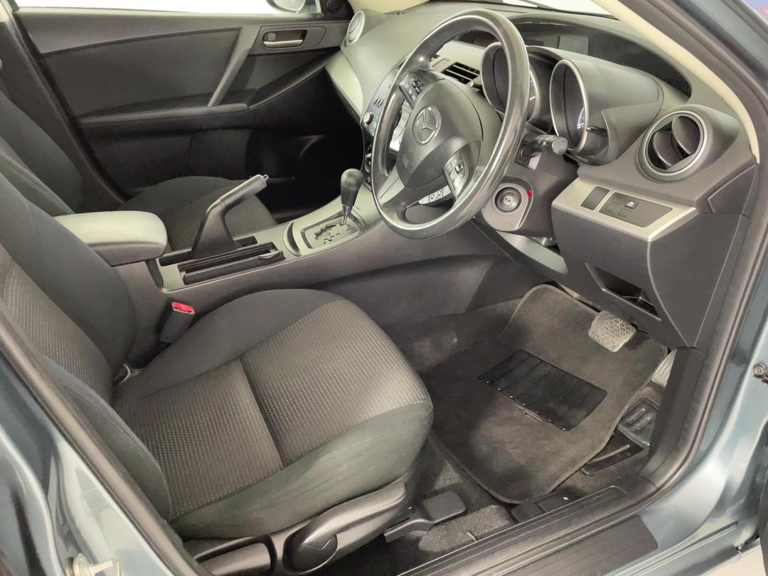 Photo '16' of Mazda Mazda3