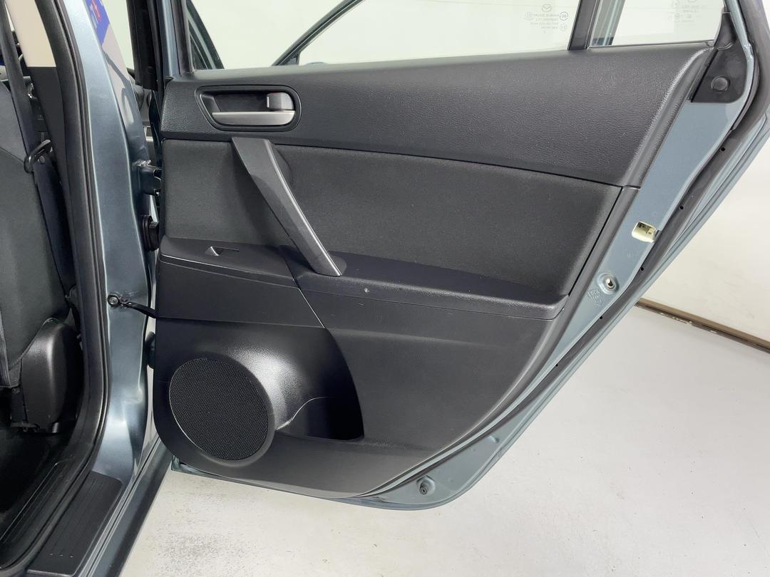 Photo '19' of Mazda Mazda3