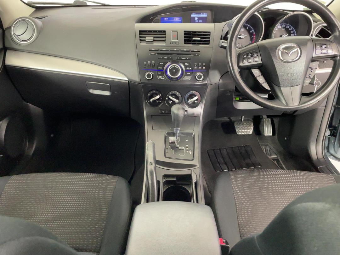 Photo '17' of Mazda Mazda3