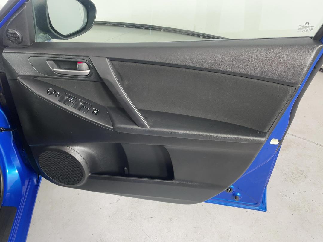 Photo '15' of Mazda Mazda3
