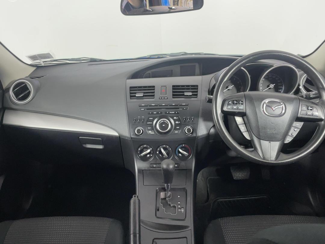 Photo '17' of Mazda Mazda3