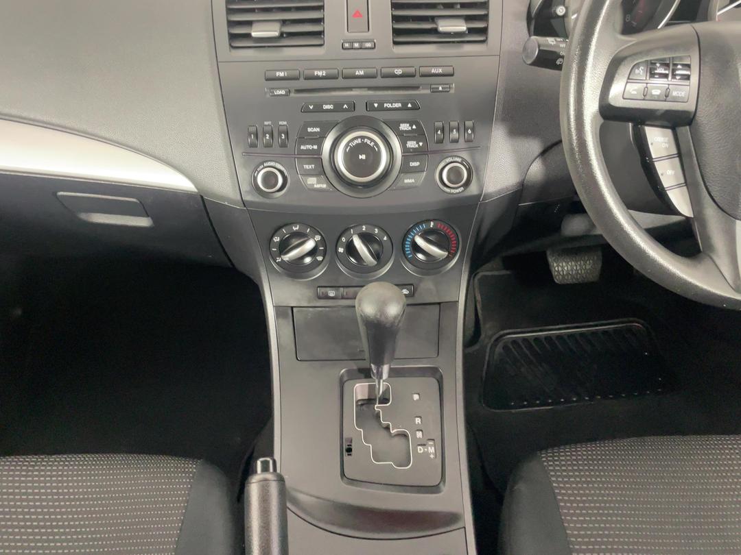 Photo '18' of Mazda Mazda3