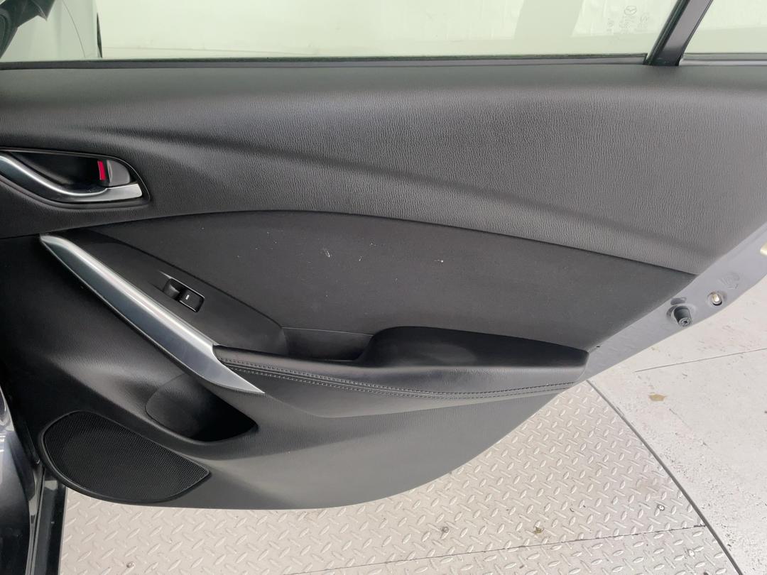 Photo '19' of Mazda Mazda6