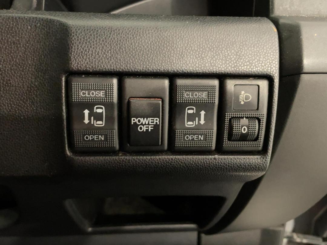 Photo '24' of Mazda Premacy
