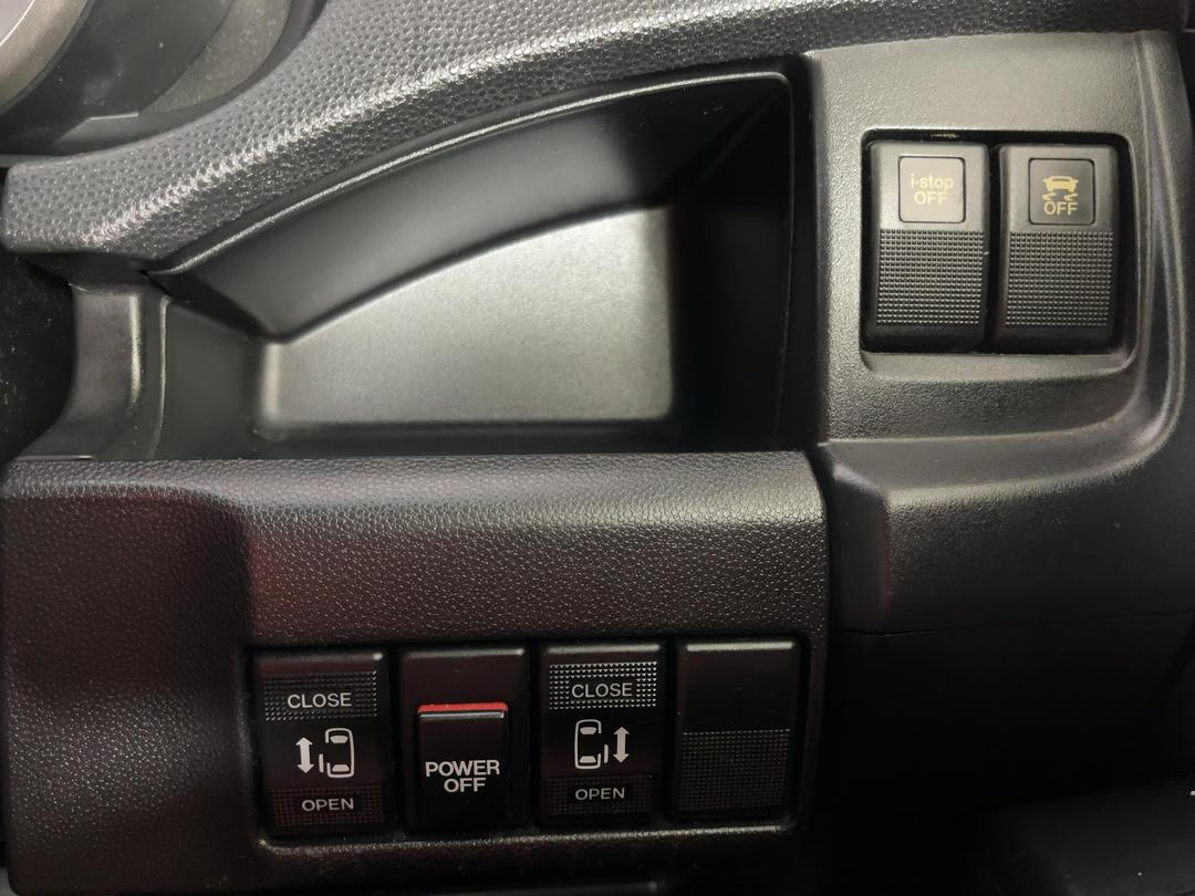 Photo '24' of Mazda Premacy