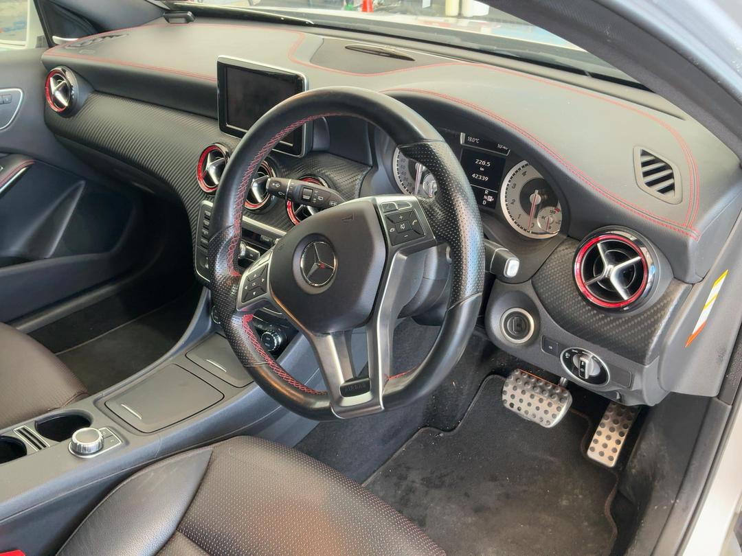 Photo '18' of Mercedes-Benz A-Class A250 Photo '18' of Mercedes-Benz A-Class A250