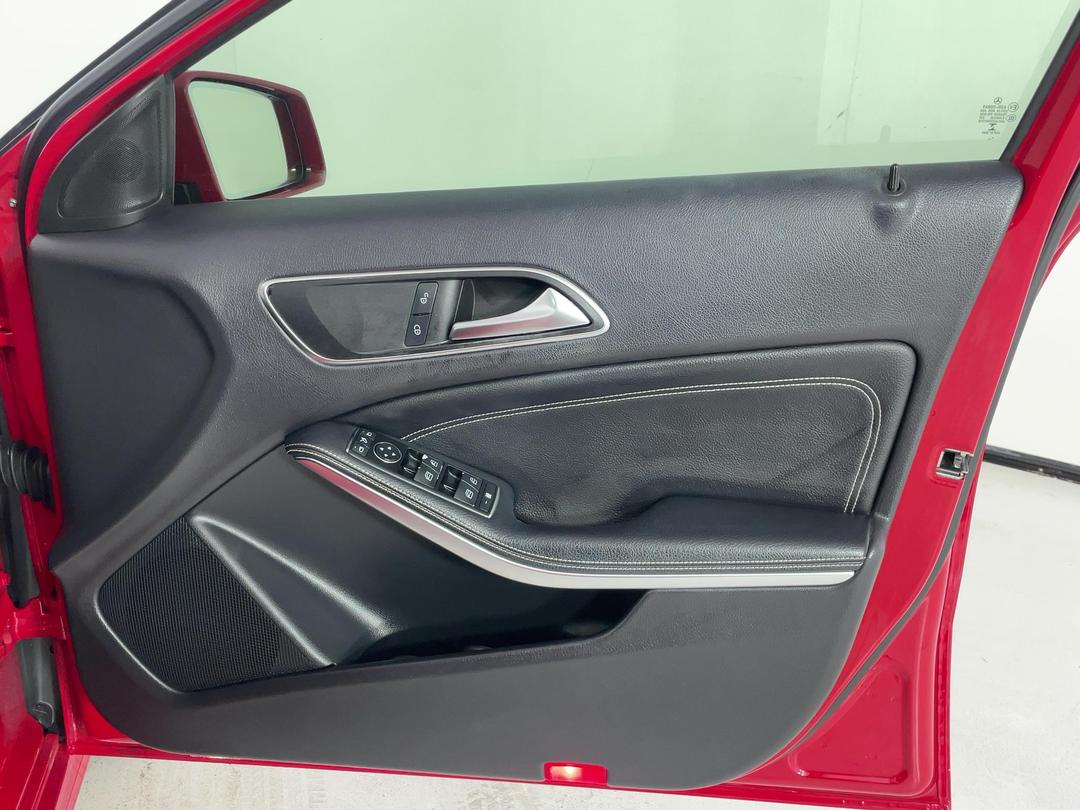 Photo '15' of Mercedes-Benz A-Class