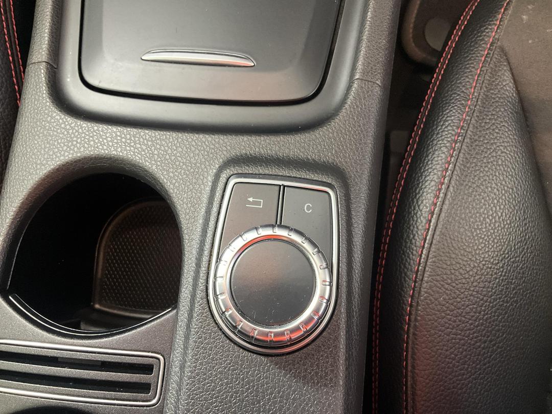 Photo '28' of Mercedes-Benz A180