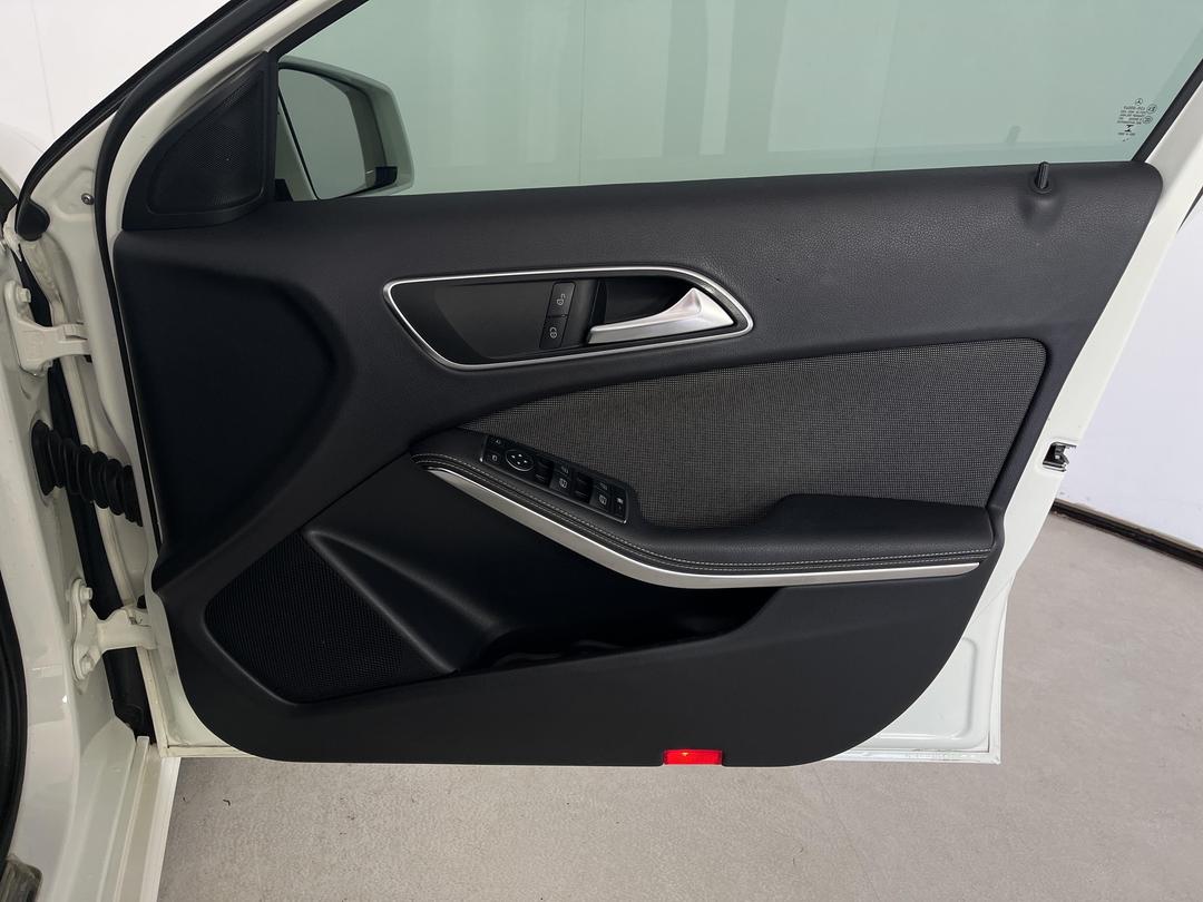 Photo '15' of Mercedes-Benz A180