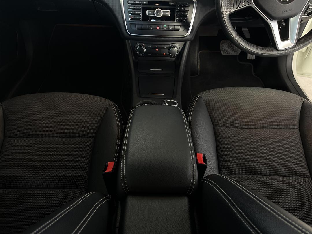 Photo '18' of Mercedes-Benz A180