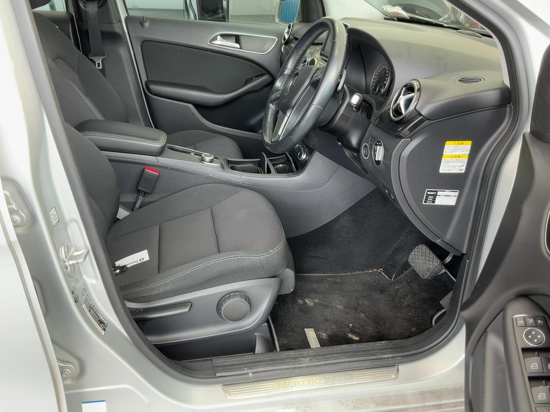 Photo '18' of Mercedes-Benz B-Class B180