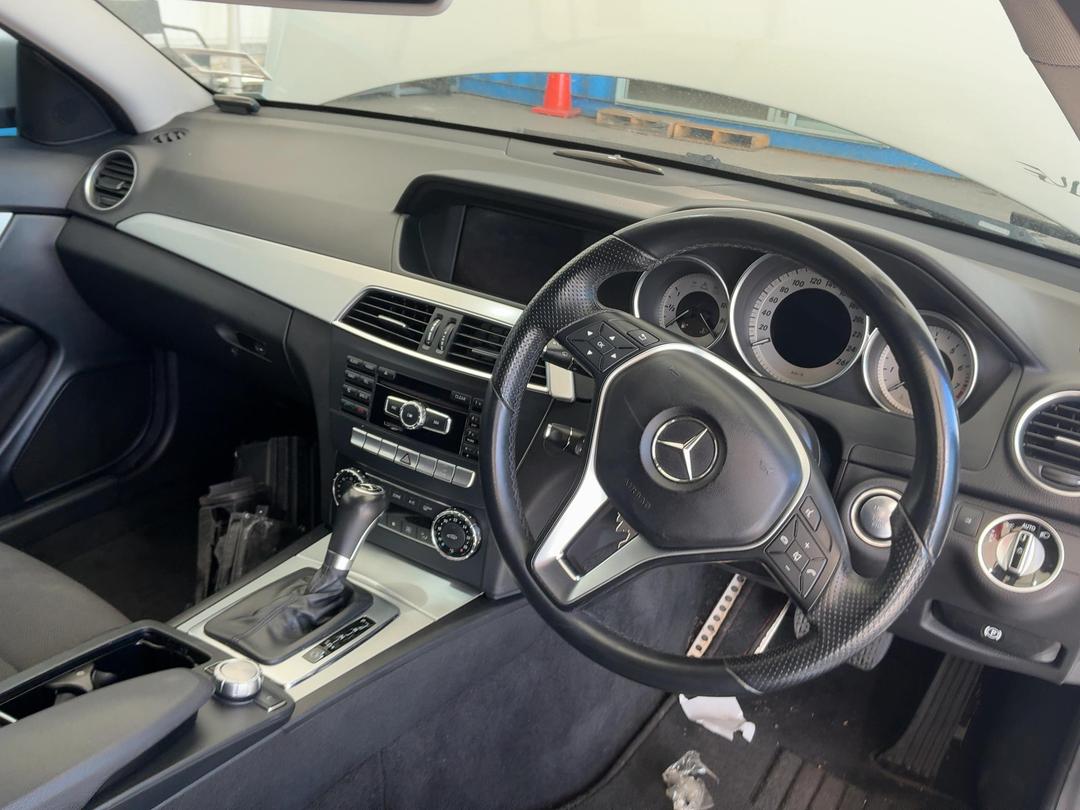 Photo '19' of Mercedes-Benz C-Class C180 Coupe Photo '19' of Mercedes-Benz C-Class C180 Coupe