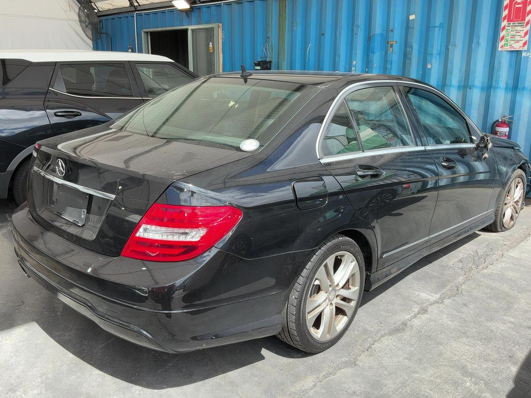 Photo '15' of Mercedes-Benz C180 Photo '15' of Mercedes-Benz C180