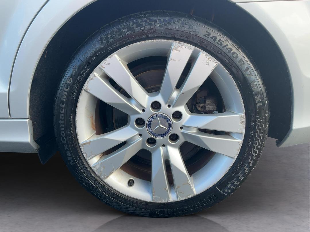 Photo '11' of Mercedes-Benz C200