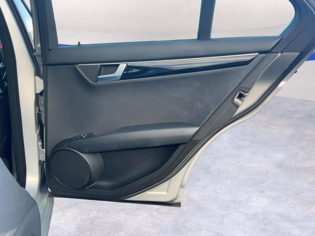 Photo '19' of Mercedes-Benz C200