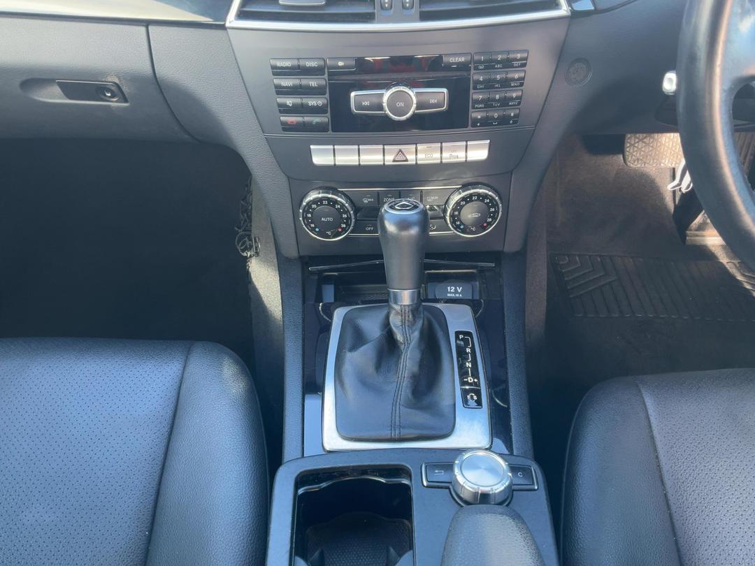 Photo '18' of Mercedes-Benz C200