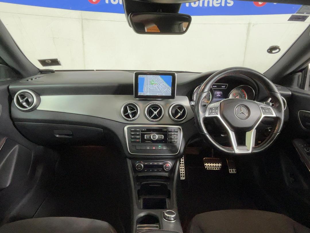 Photo '17' of Mercedes-Benz CLA