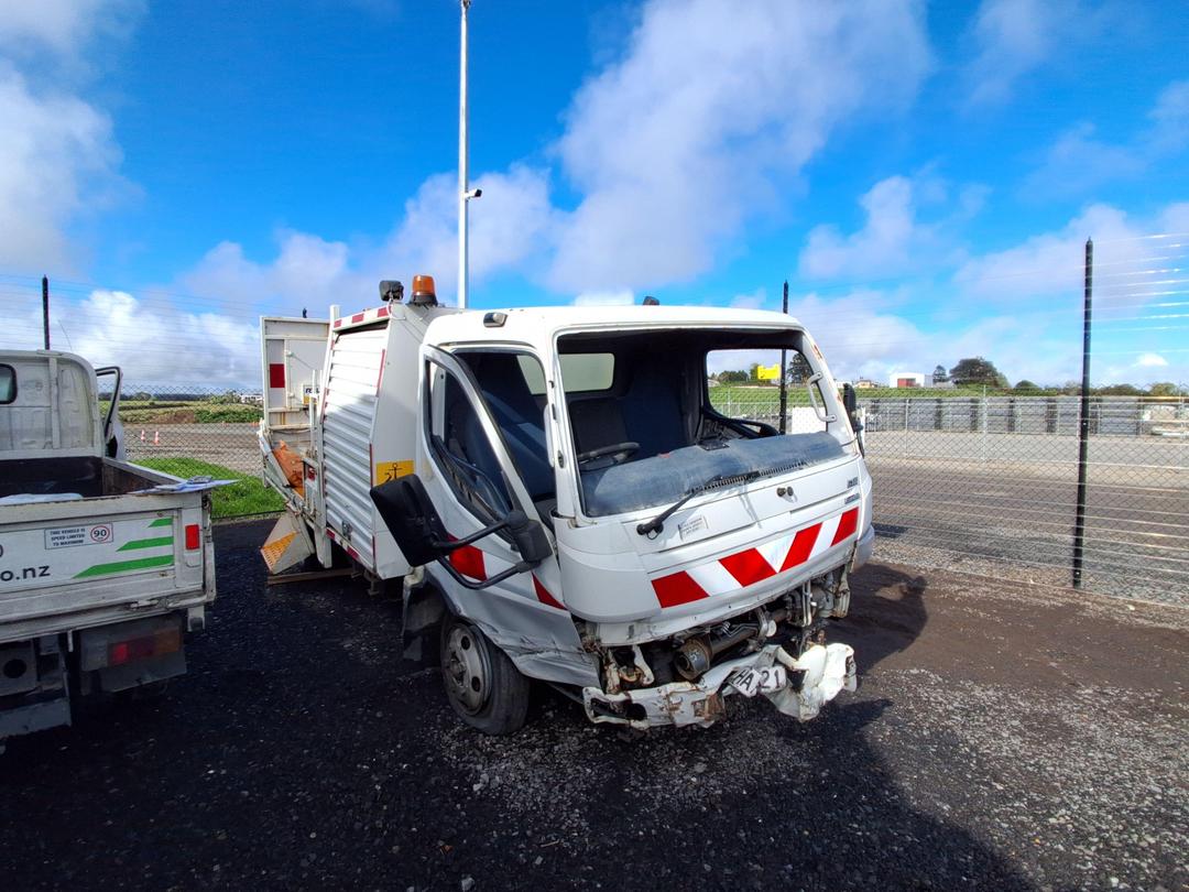 Photo '1' of Mitsubishi Fuso Canter FEB60E2 EURO 5 - 616 Traffic Management