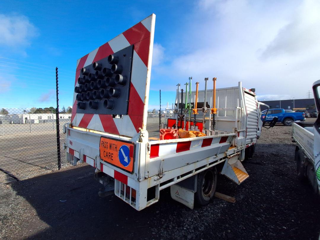 Photo '4' of Mitsubishi Fuso Canter FEB60E2 EURO 5 - 616 Traffic Management
