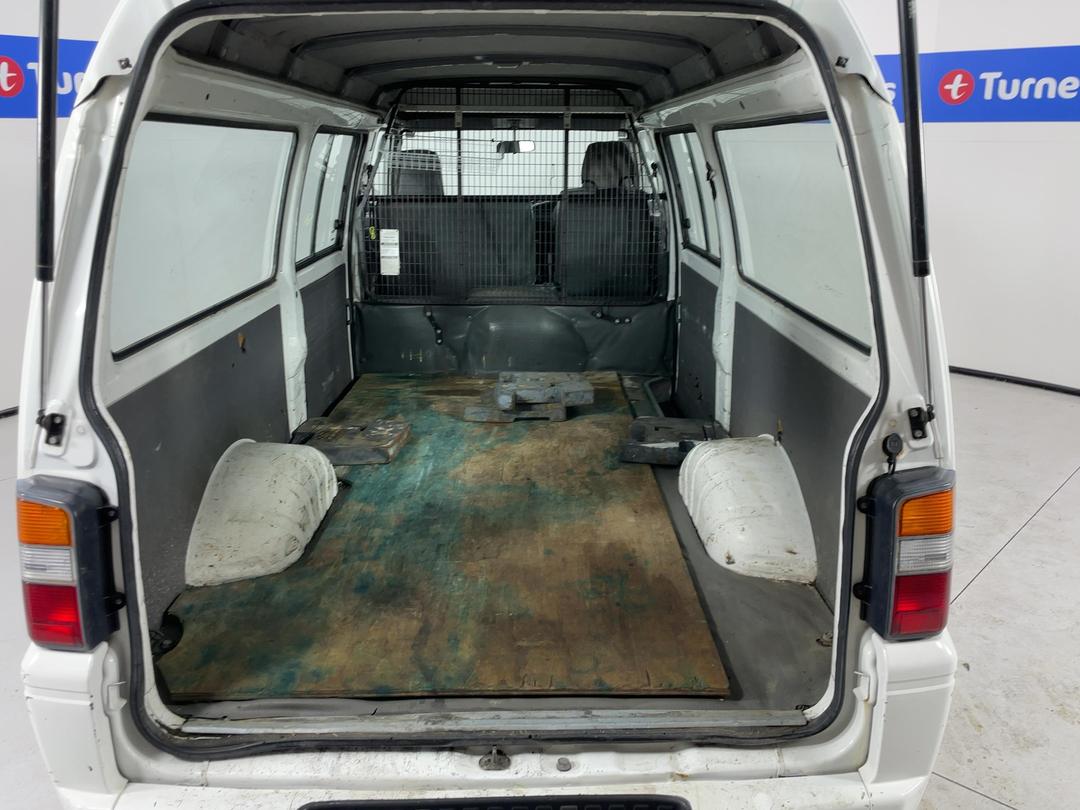 Photo '9' of Mitsubishi L300 LWB Photo '9' of Mitsubishi L300 LWB
