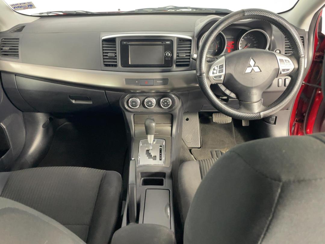 Photo '17' of Mitsubishi Lancer