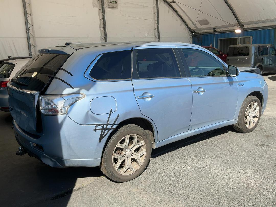 Photo '17' of Mitsubishi Outlander Phev Photo '17' of Mitsubishi Outlander Phev