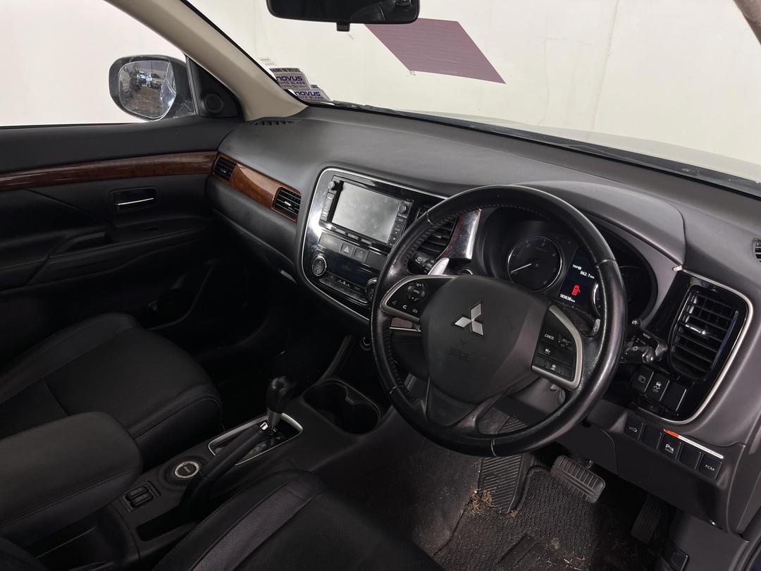 Photo '14' of Mitsubishi Outlander VRX