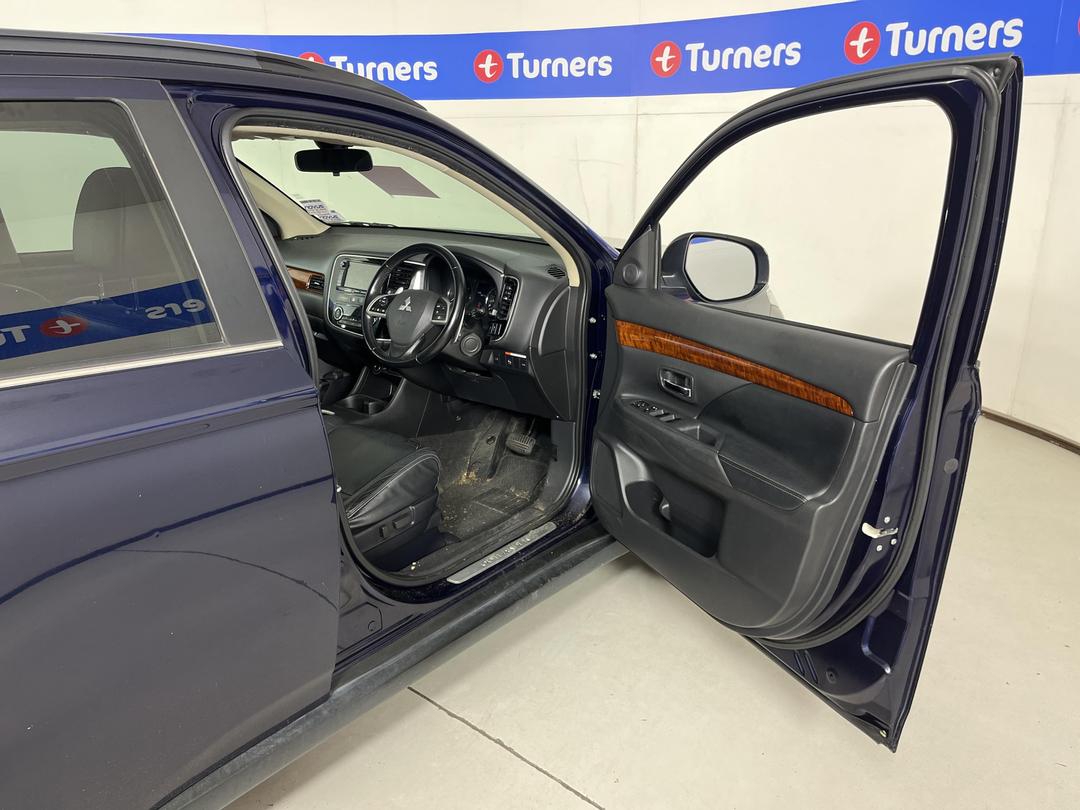 Photo '13' of Mitsubishi Outlander VRX