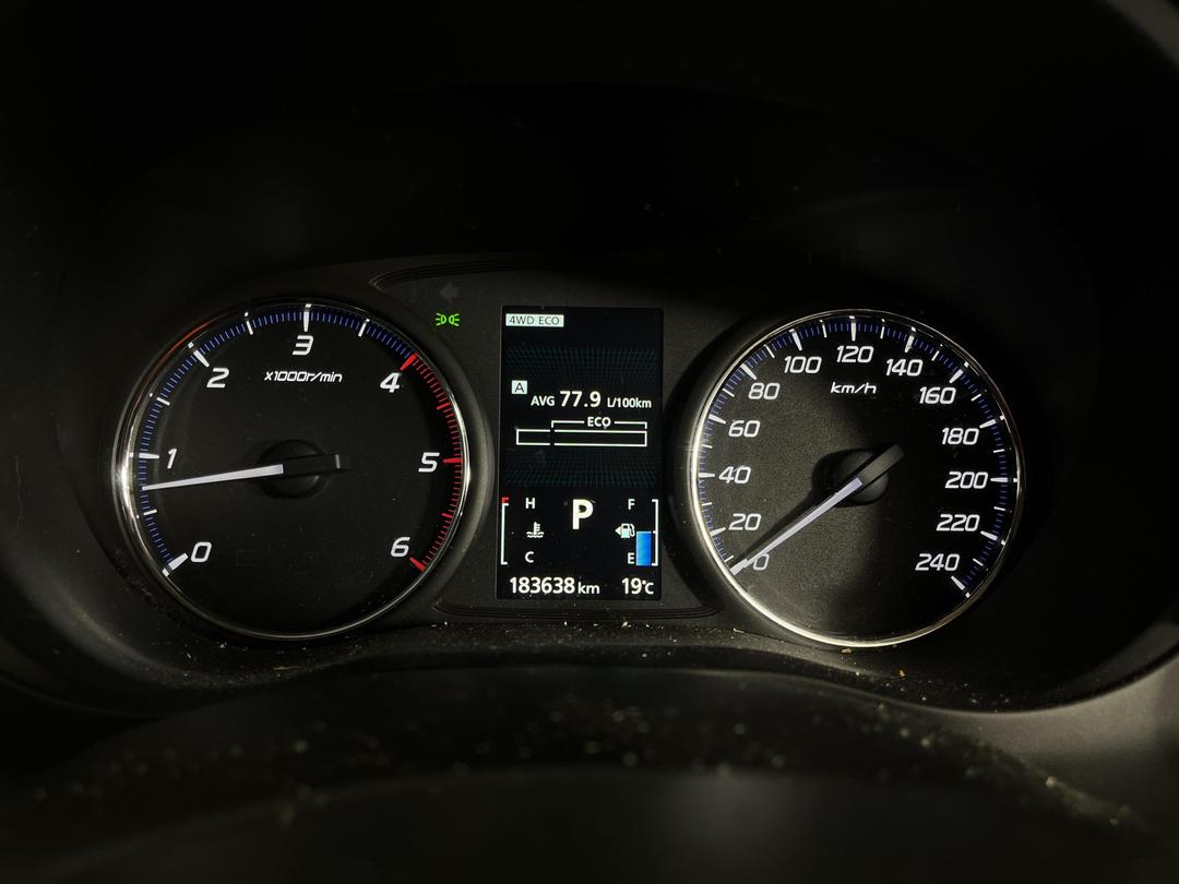 Photo '19' of Mitsubishi Outlander VRX