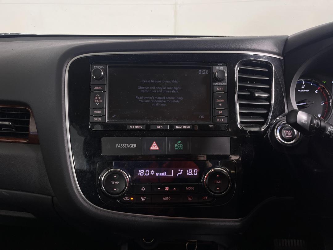 Photo '16' of Mitsubishi Outlander VRX