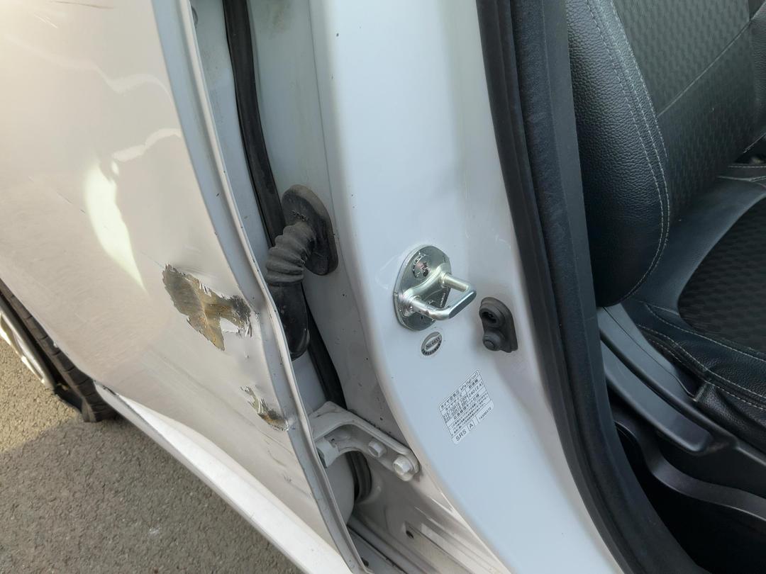 Photo '12' of Mitsubishi Outlander Phev