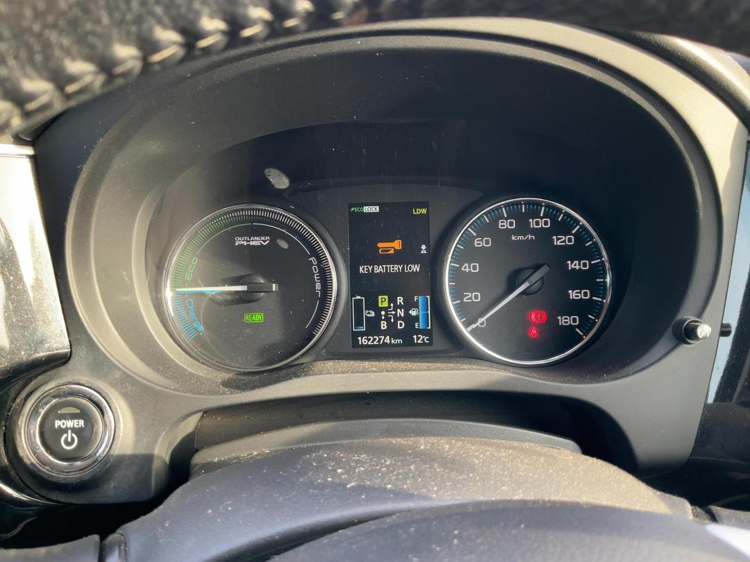 Photo '14' of Mitsubishi Outlander Phev