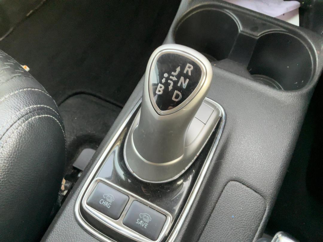 Photo '16' of Mitsubishi Outlander Phev