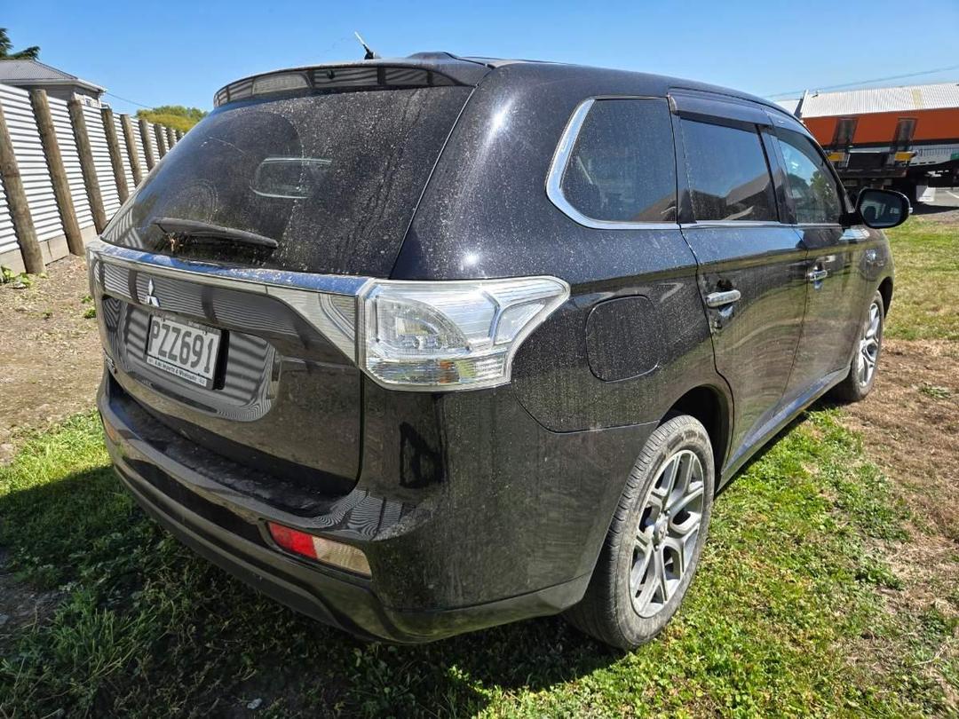 Photo '4' of Mitsubishi Outlander Phev