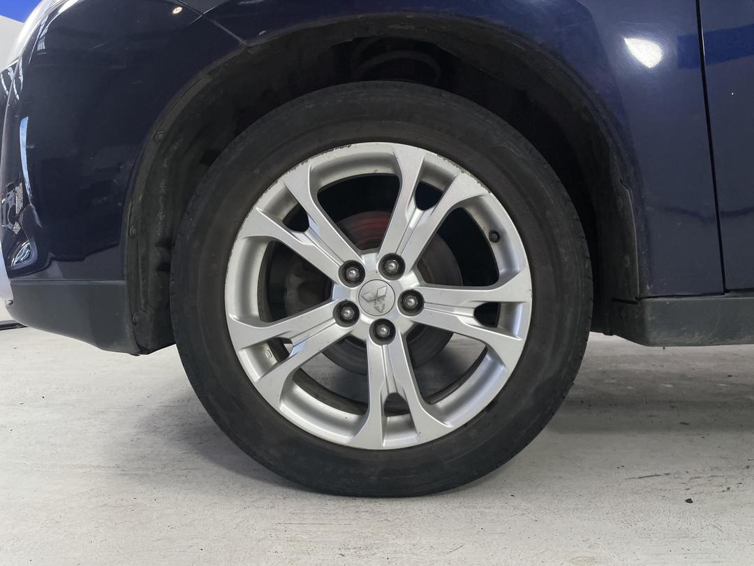 Photo '5' of Mitsubishi Outlander VRX