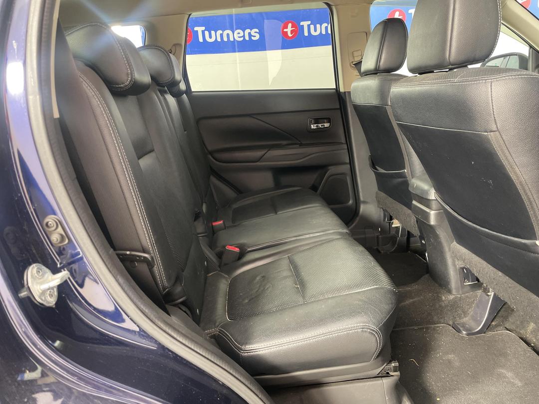 Photo '18' of Mitsubishi Outlander VRX