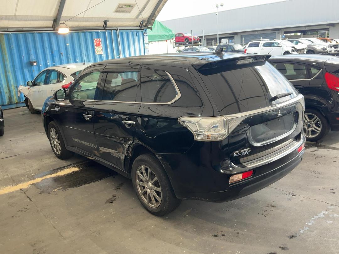 Photo '7' of Mitsubishi Outlander Phev Photo '7' of Mitsubishi Outlander Phev